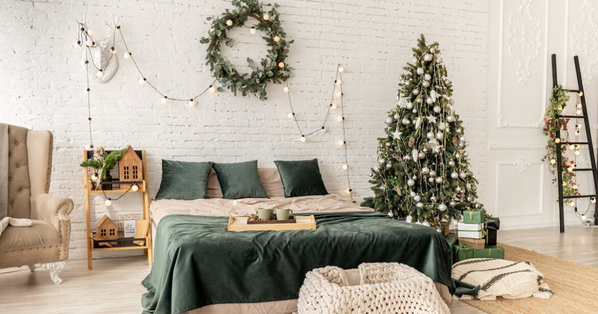 Deck the Halls: Tips for Preparing Your Airbnb for Christmas Guests Airbnb, decorated for Christmas, is not just a place to live, it is also a perfect spot for photoshoots